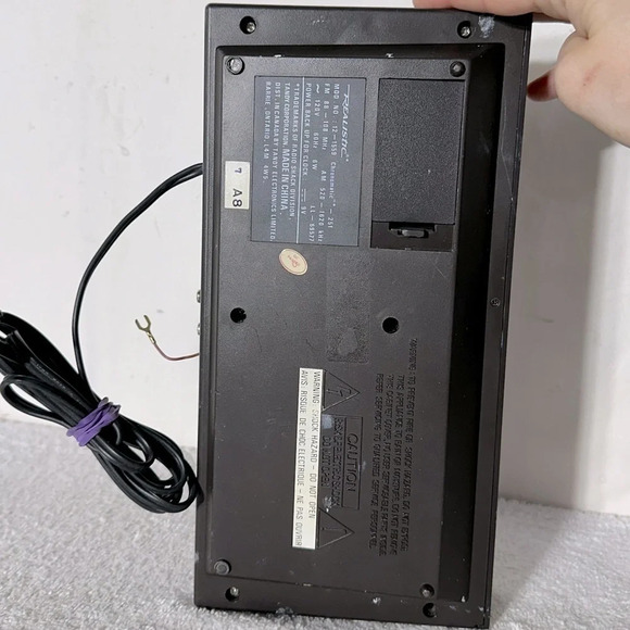 Vintage Realistic Digital  Clock Radio For Parts - Picture 5 of 14